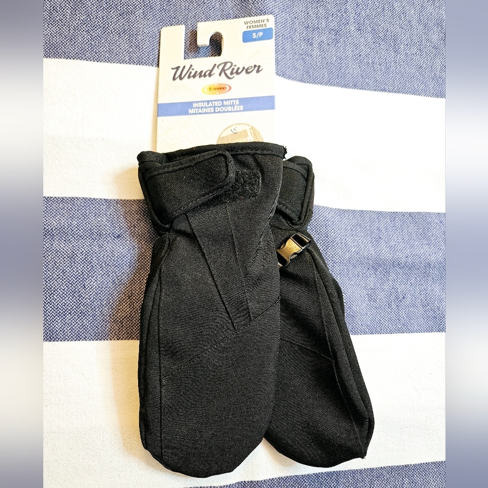 NWT Wind River Insulated Mittens With Touch Screen Compatibility Small